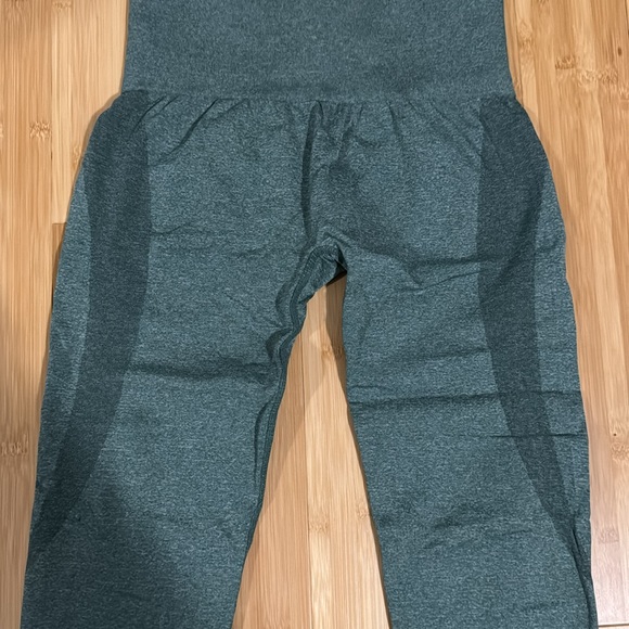 NVGTN Forest Green OG Seamless Contour Leggings sz M - Picture 2 of 4